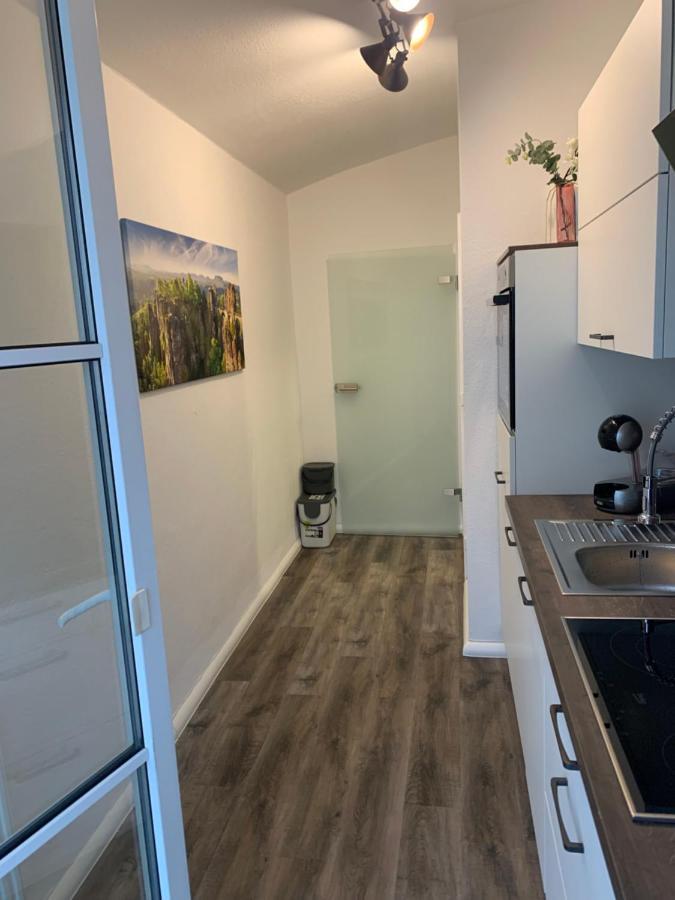 40 Qm Appartment Parkplatz, Balkon,Netflix, Prime Chemnitz Exteriör bild