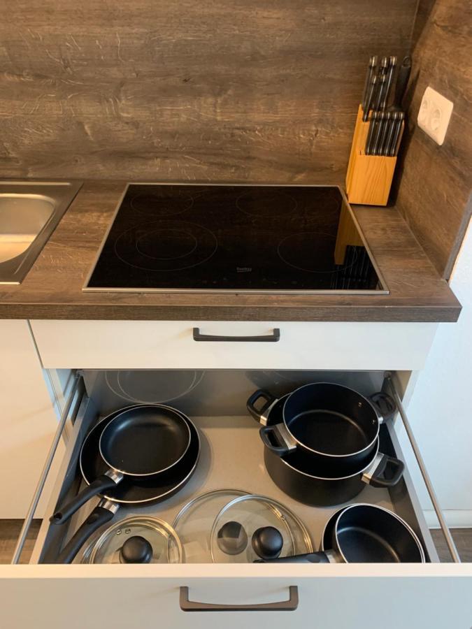 40 Qm Appartment Parkplatz, Balkon,Netflix, Prime Chemnitz Exteriör bild