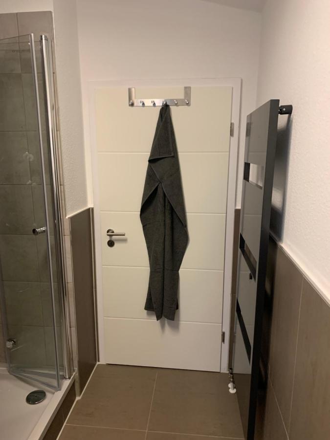40 Qm Appartment Parkplatz, Balkon,Netflix, Prime Chemnitz Exteriör bild