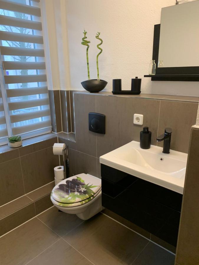 40 Qm Appartment Parkplatz, Balkon,Netflix, Prime Chemnitz Exteriör bild